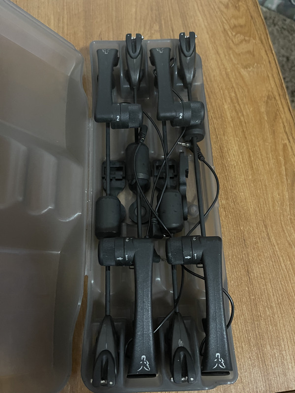 D1281B5A-6580-44E1-BB6B-0D7EDDC0EBE2