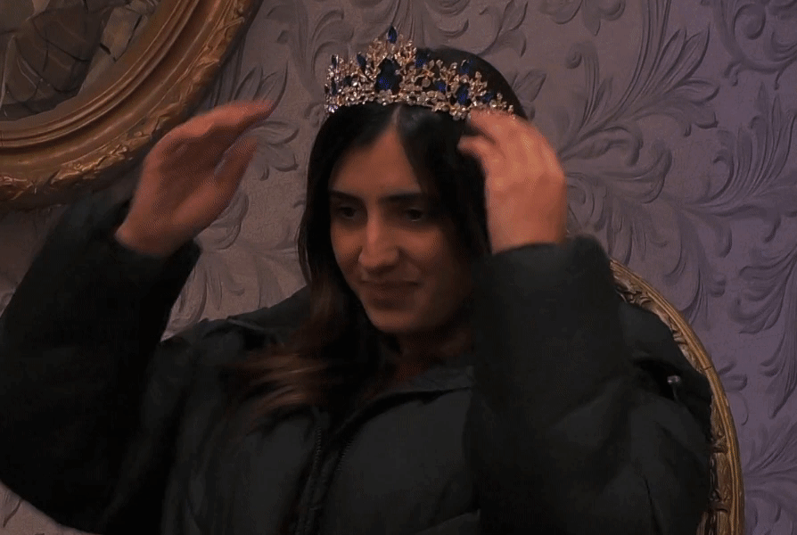 ronahiqueenboom.gif