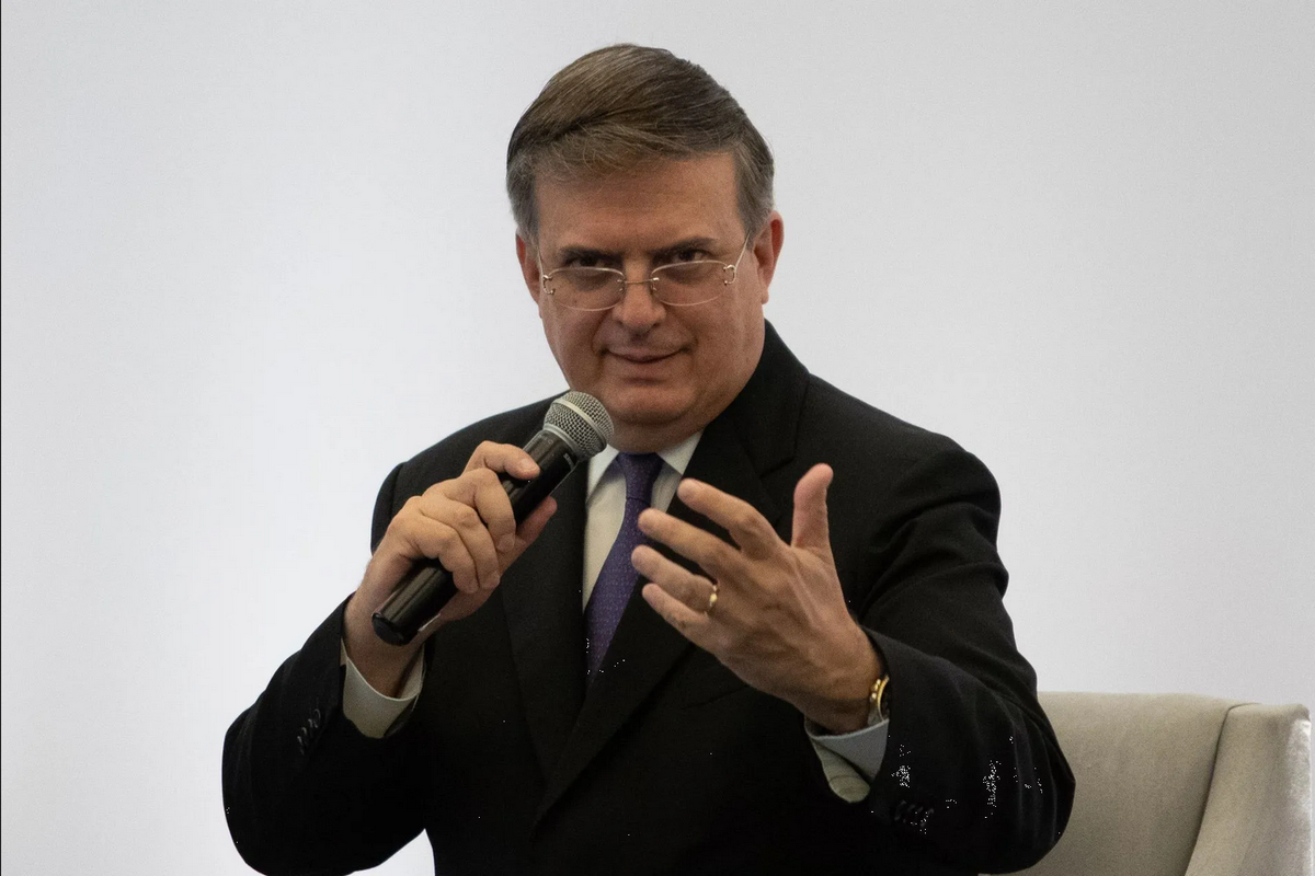 Ebrard niega rumores: no está hospitalizado