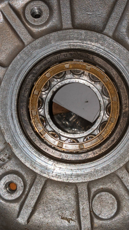 Broken Main Bearings (Outer Race)
