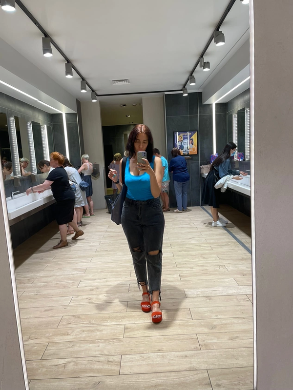 3281B452-8F00-41B6-A8EE-36EDCCDC9788