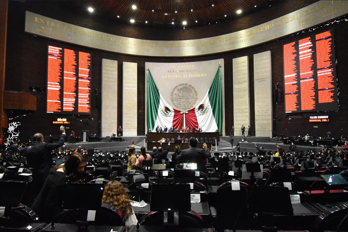 Congreso aprueba más reformas constitucionales a Calderón y Peña que a AMLO