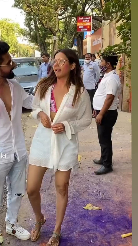 Hindi unknown actress navel zoom in white and red bikini.mp4_snapshot_00.00.265