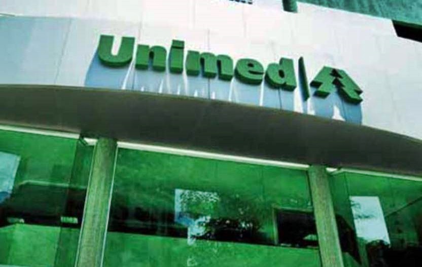 Unimed é condenada a indenizar paciente bariátrica por negar cirurgia reparadora