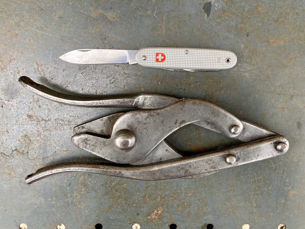 B49FCE5D-49DB-45D8-A6DD-FD4924B64606