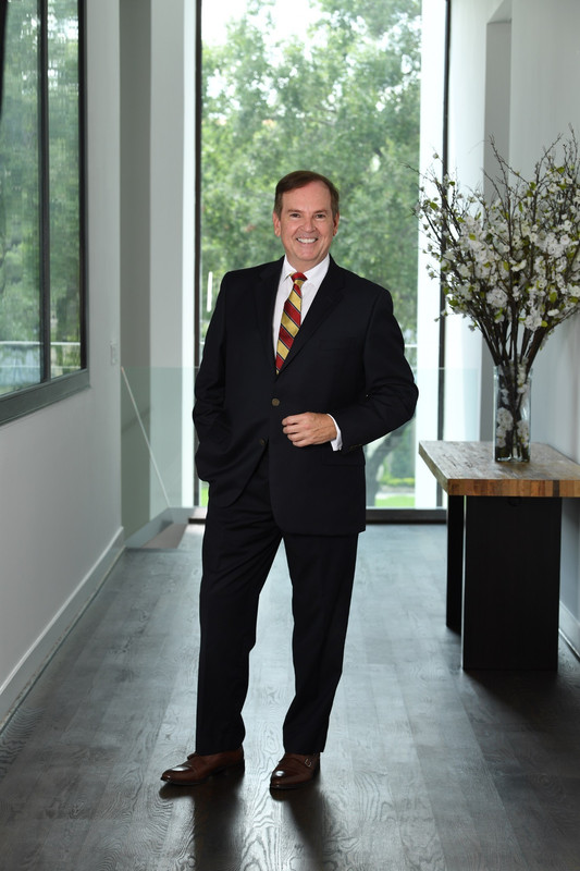 Real Estate Agent Professional Photo 6