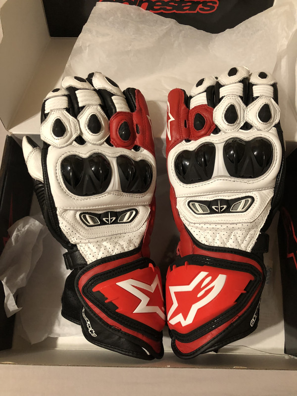 24F51376-5881-40C7-8330-6A5B3182D3DF