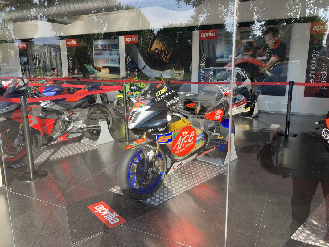 EBBC7690-C61A-4176-881B-99A97D4A8971