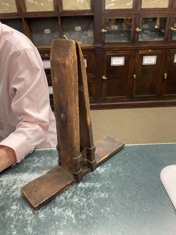 3F90AFB4-D749-4FF4-A09E-4837A9B60D7A