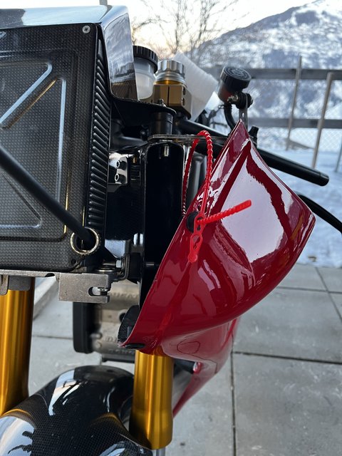 A94ACFB1-7791-4875-B1E6-2C8B536AB512