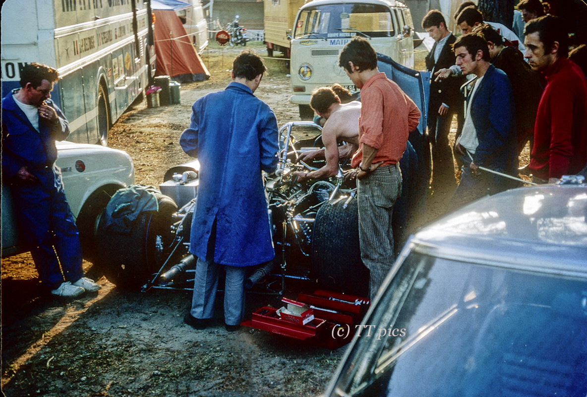 Practising_Matra-MS^)_Henri-Pescarolo_Jean-Pierre-Beltoise