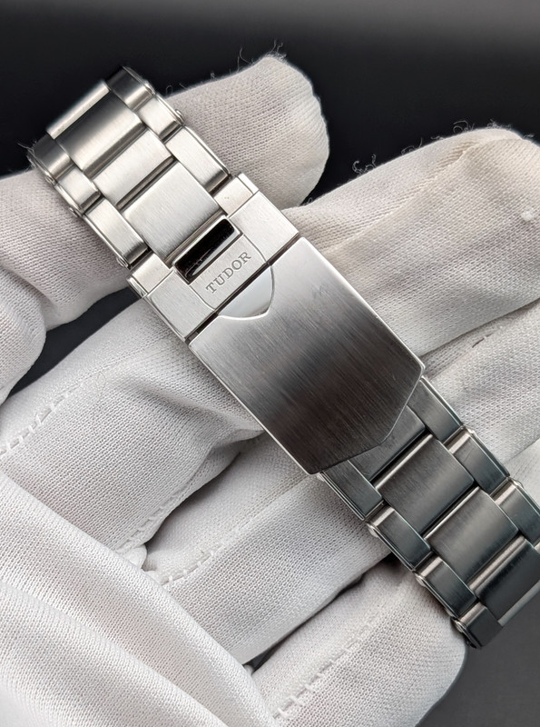 PXL 20251121 224430168 PORTRAIT ORIGINAL