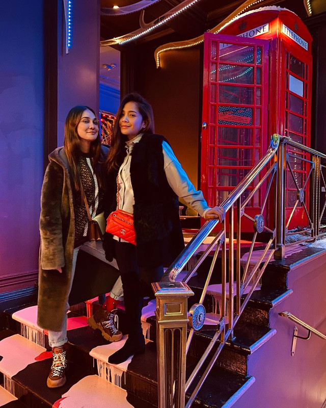 Nagita Slavina dan Luna Maya di London