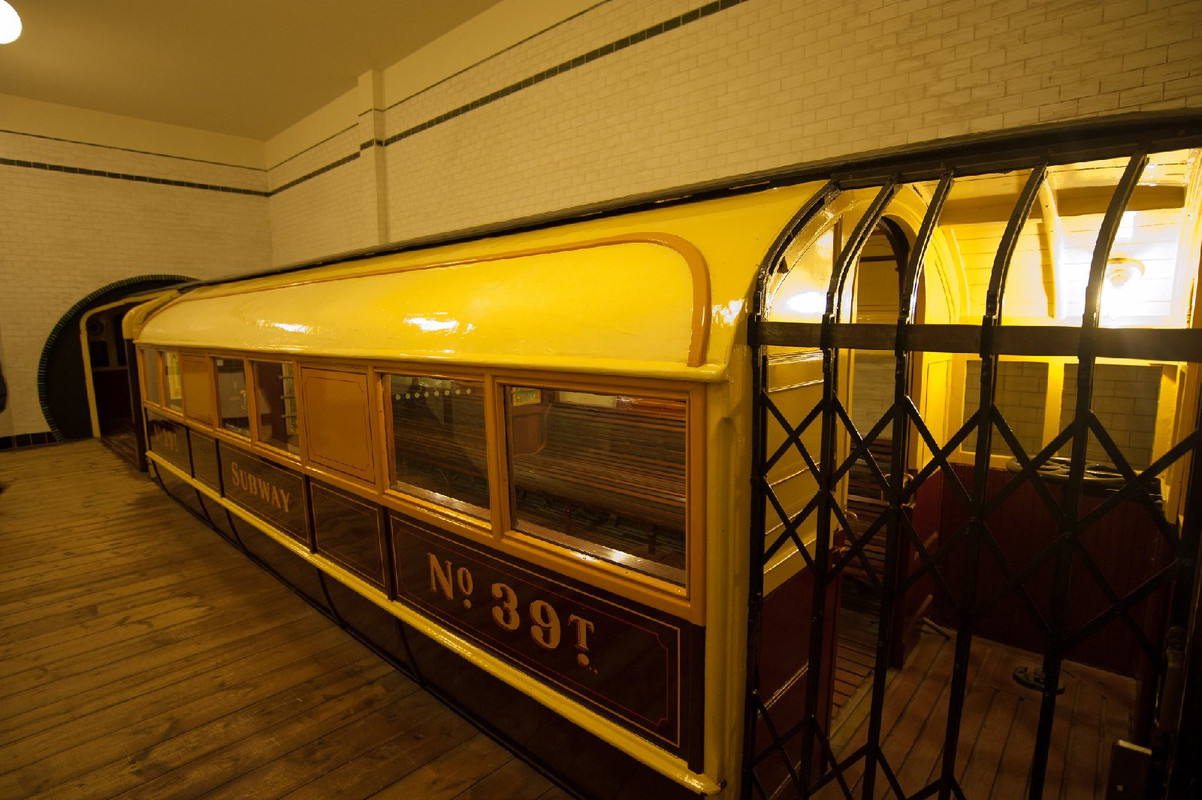 vintageglasgowsubwayjpg.jpg