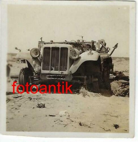 Afrika, Afrikakorps, zerstörtes WH Fahrzeug SdKfz, El Alamain,