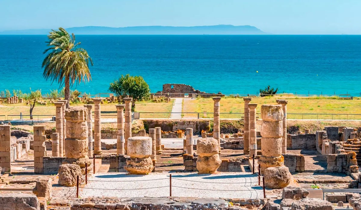Wisata Sejarah di Tepi Pantai