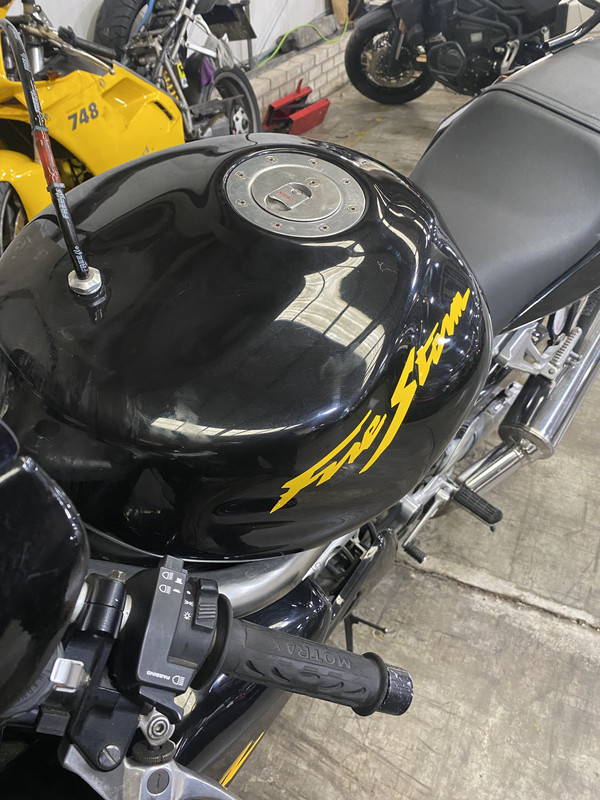 76ED04B2-6CFA-4427-9099-9105659F33D6