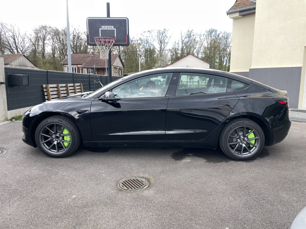 7A151455-C90F-4044-BFD2-2C9C45FDA501