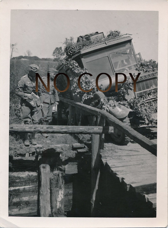 Foto WK2 Getarnte Mercedes Funk LKW Truck Wappen Risiko Brücke