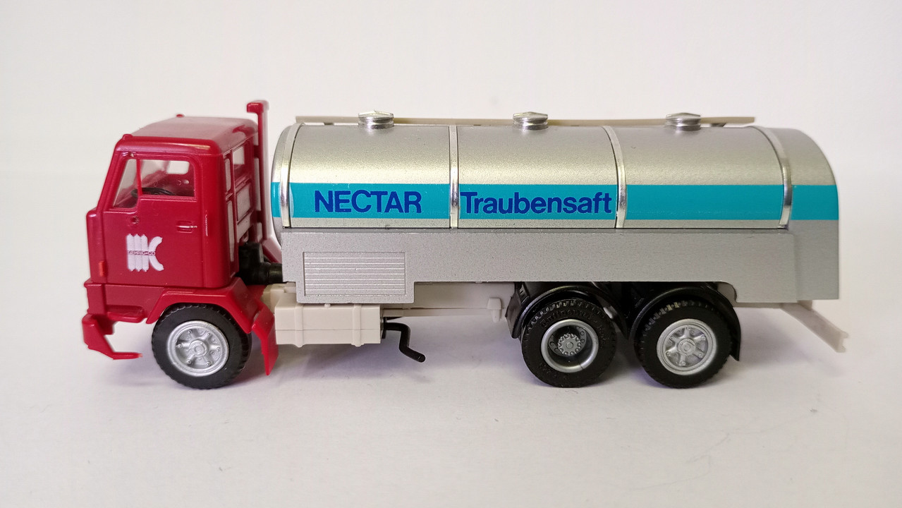 Mach (2915)