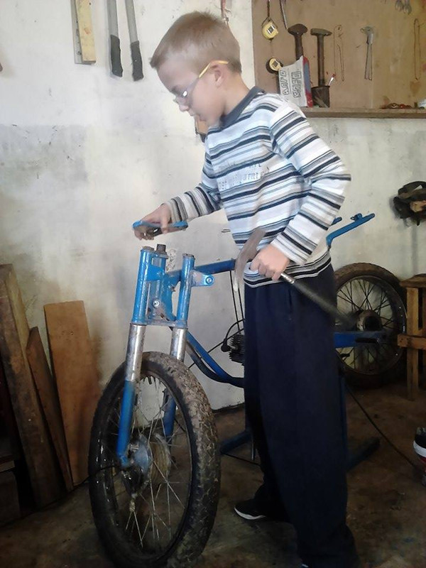 12212051_555150177973563_1955948388_n