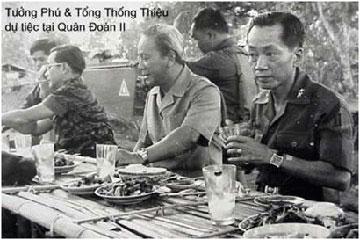 [Image: tuongphamvanphutongthongnguyenvanthieuth...ndoan2.jpg]