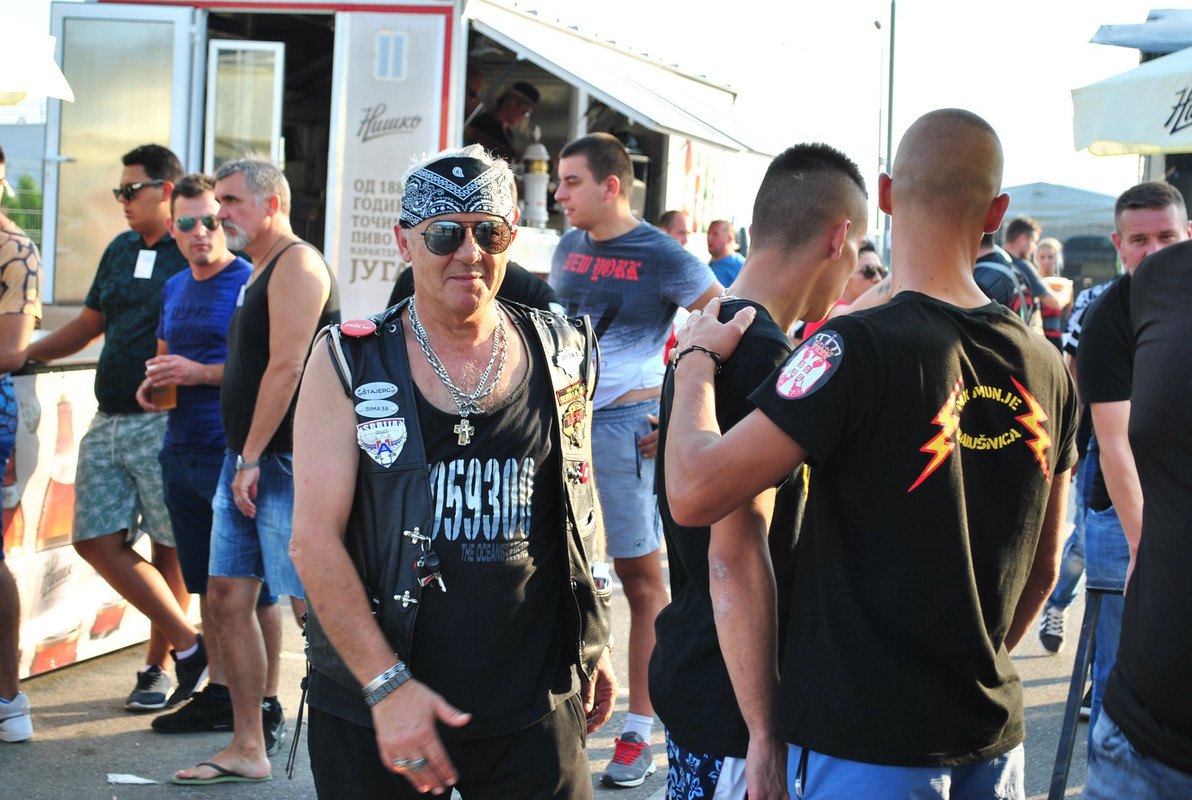 41135242_1976935442367378_603639829338521600_o