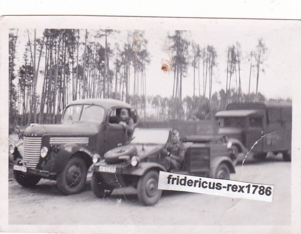 Foto elit e Beute LKW Typ Ford  VW Kübelwagen typ 82 mit Kennung