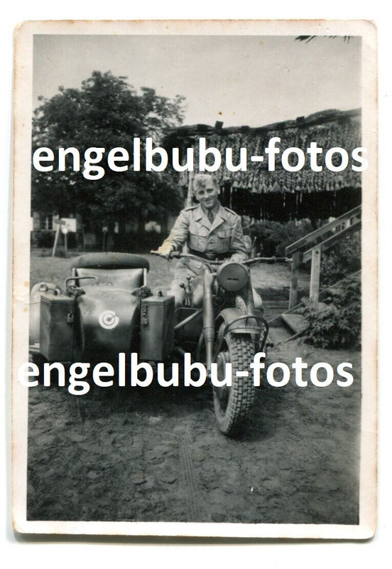 FOTO - Luftwaffe - Division H-G. - MOTORRAD - WAPPEN - Südfront