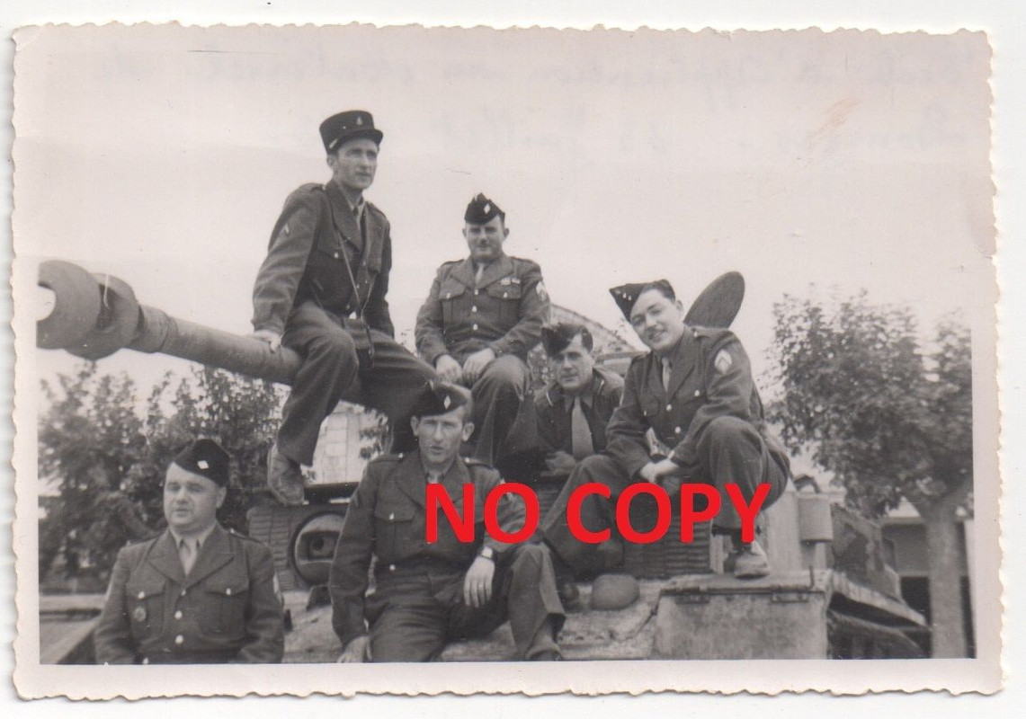 Orig. foto wk2 Französische Soldaten BEUTE PANZE