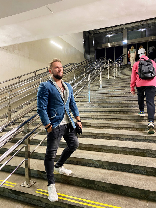 12D41CCE-6FC4-4260-B4A9-EA64A837C176