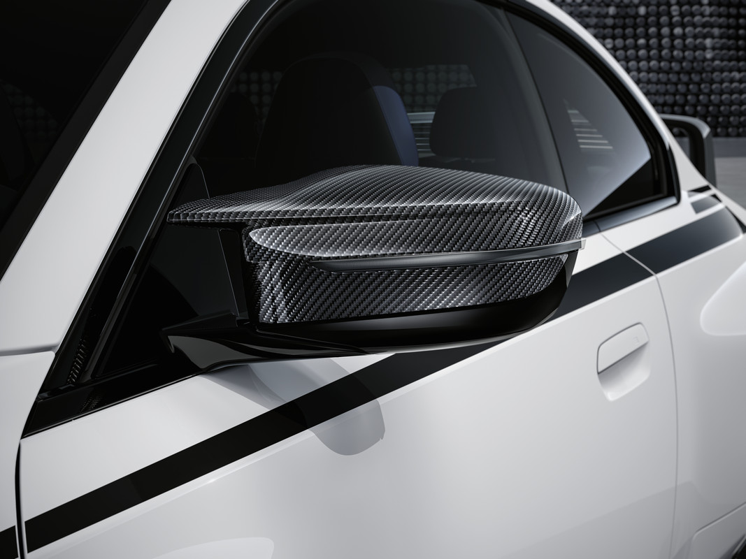 P90484601_highRes_the-bmw-m-performanc