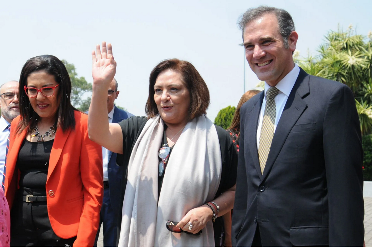 Nueva presidenta del INE, si tiene cédula profesional