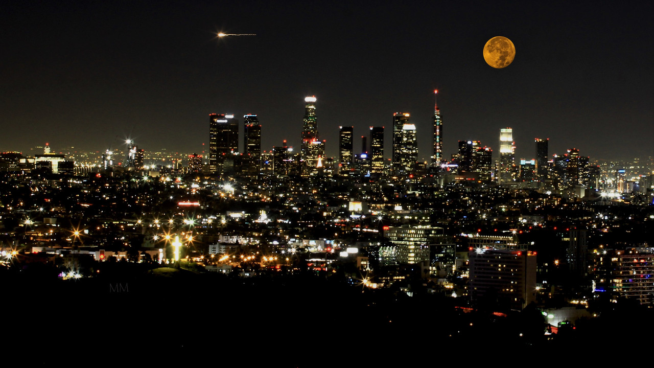 [Image: Moon-over-LA.jpg]