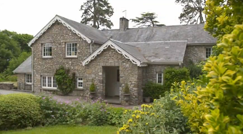 Photo: house/residence of the friendly 0.5 million earning Pontypridd, UK-resident
