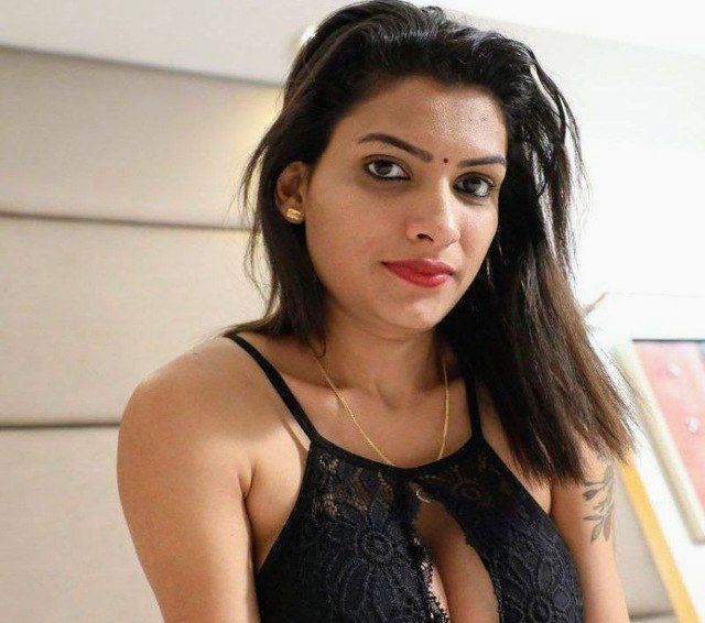 Reshmi Nair hot indian model dildo playing pssy closeup