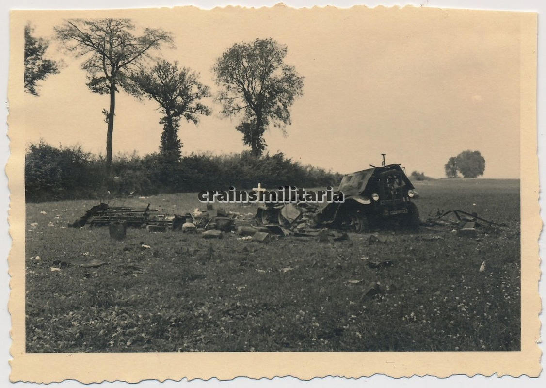 Orig. Foto zerstörte Krupp Funkwagen Lkw m. Grab