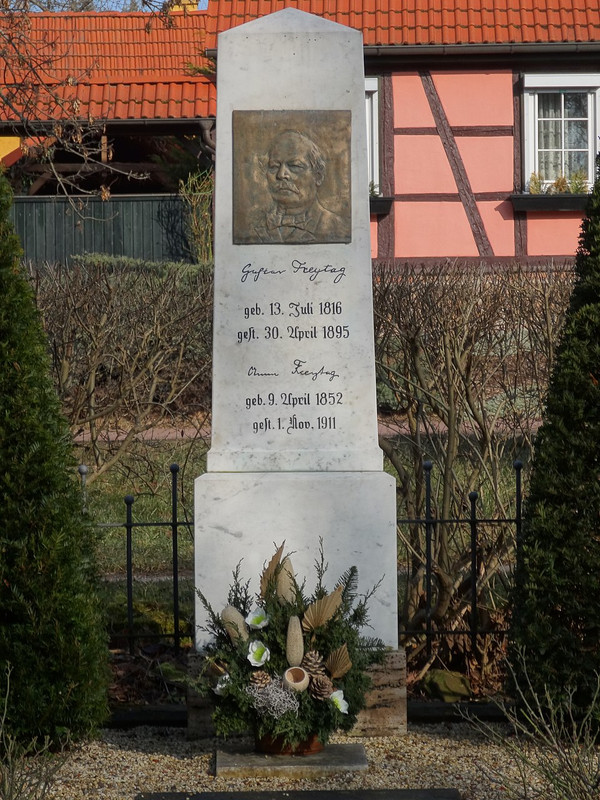 960px-Grab-von-Gustav-Freytag-in-Siebleben-1