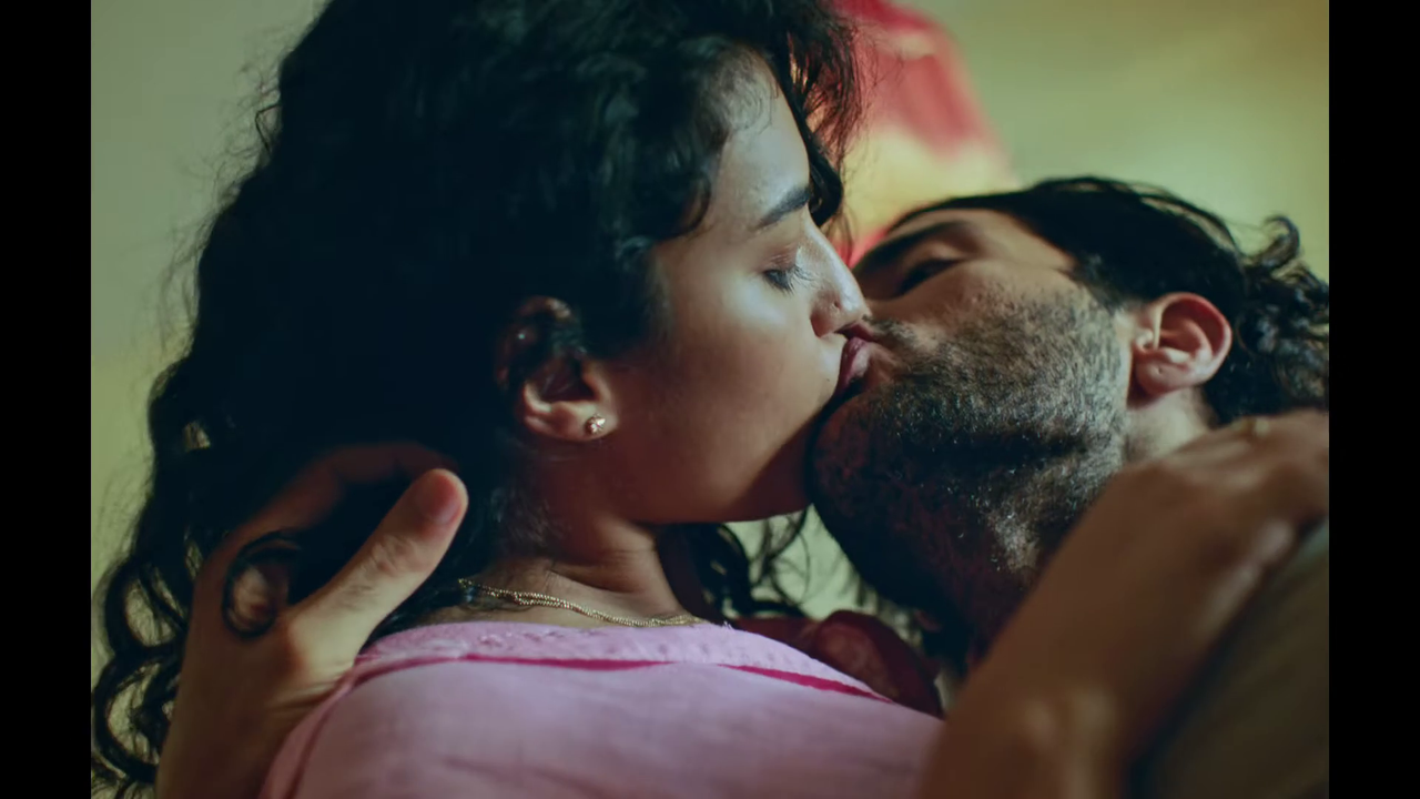 [Image: vlcsnap-2025-12-21-22h13m25s717.png]