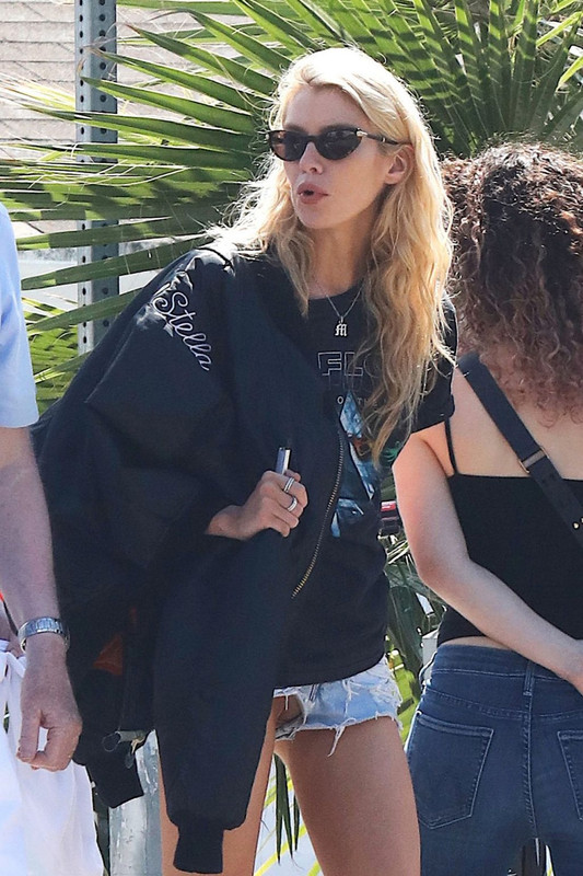 Stella-Maxwell-UPSKIRTSTARS.COM (7)