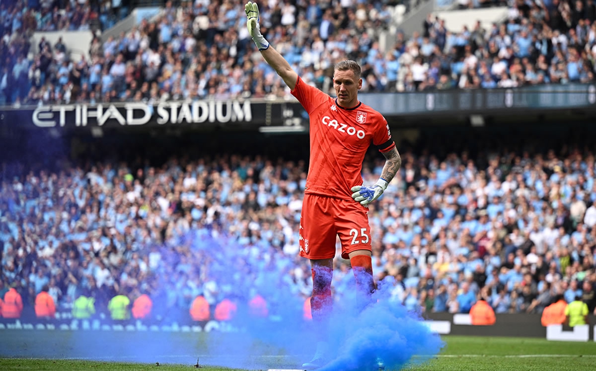 Afición del Manchester City agrede a Robin Olsen, portero del Aston Villa