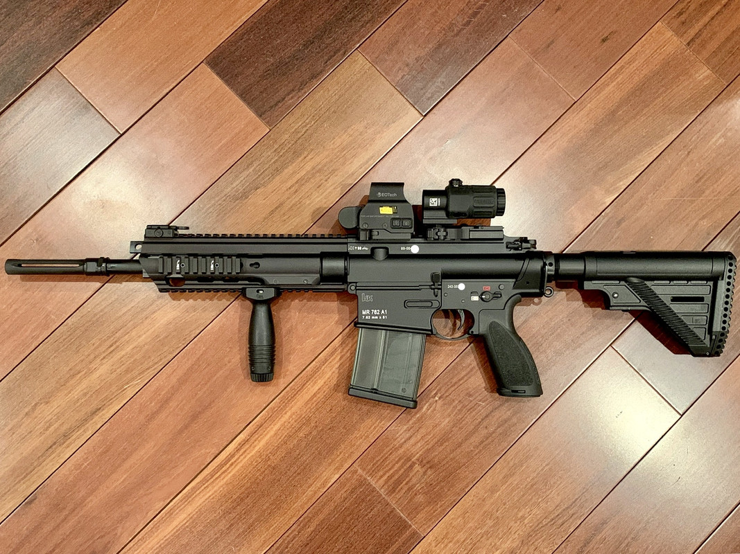 Finally wrapped up my HK417 Assaulter clone! 