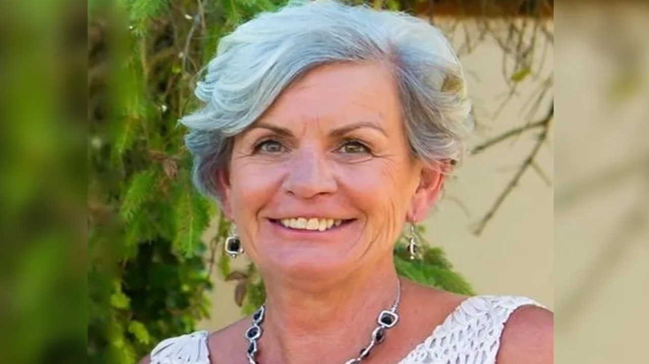 Mujer se entera que tiene cáncer, adelanta su boda y muere en la fiesta