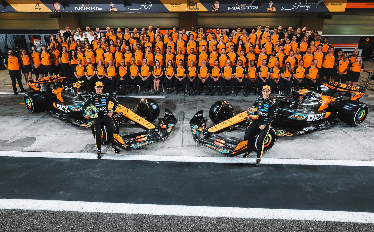 G7Vdsh5Xg-AAo-Kj-T-format-jpg-name-4096x