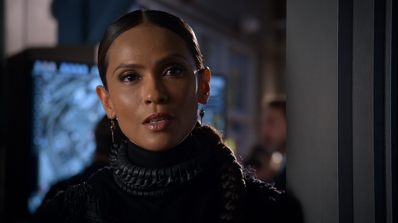 Lucifer.S06E03.Yabba.Dabba.Do.Me.1080p.10bit.NF.WEBRip.DDP5.1.HEVC-Vyndros.mkv_snapshot_12.03_[2021.