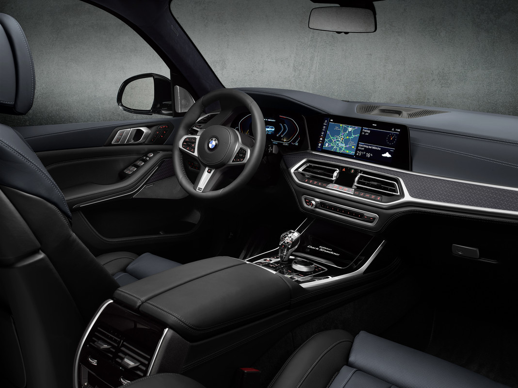 P90386164_highRes_bmw-x7-edition-dark-