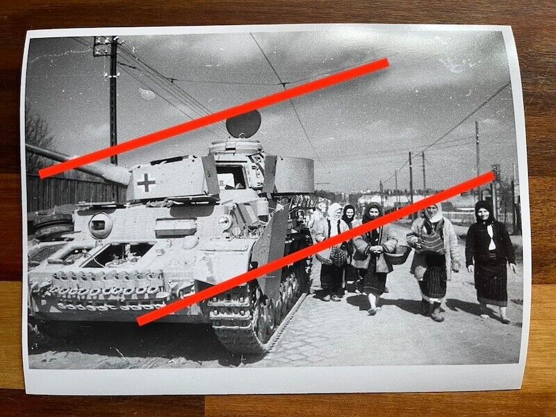 zerstörte Panzer IV in der Ukraine 1944 .