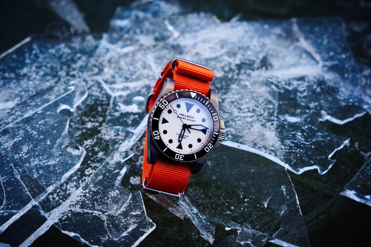 Feu de vos montres à cadran blanc ! - Page 22 FXT31488-5