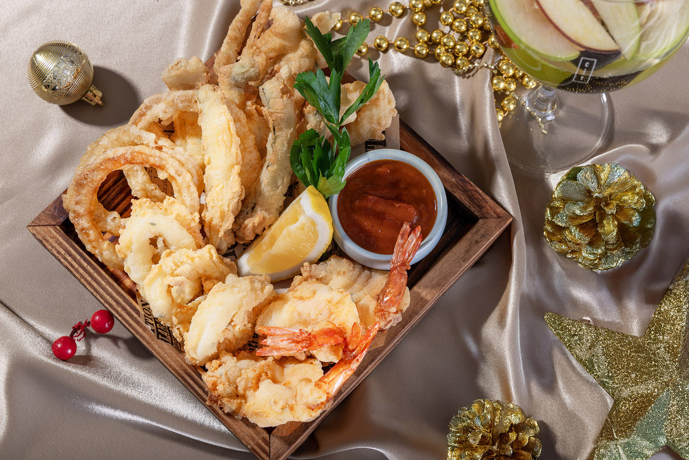 คูลลิ่ง ทาวเวอร์ รูฟท็อปบาร์ ขอแนะนำเมนูพิเศษประจำเดือน “Fritto Misto” เสิร์ฟความกรอบอร่อย สไตล์เมดิเตอร์เรเนียน