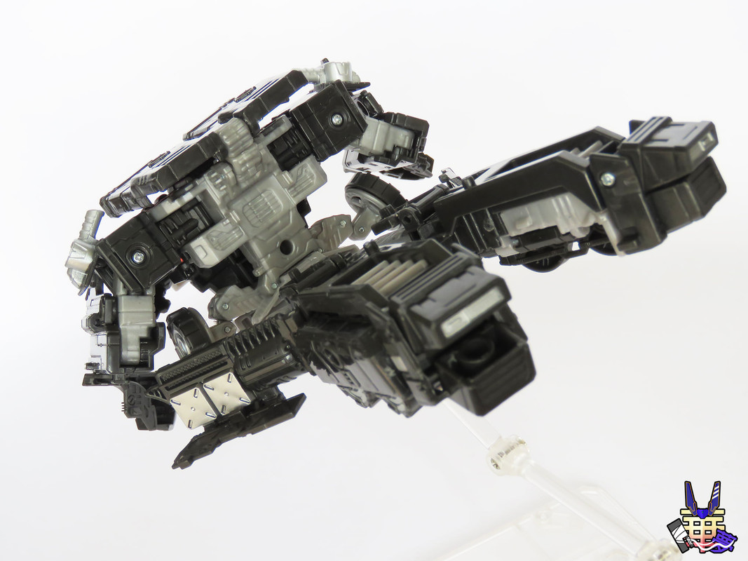 Netflix-War-For-Cybertron-Nemesis-Prime-09